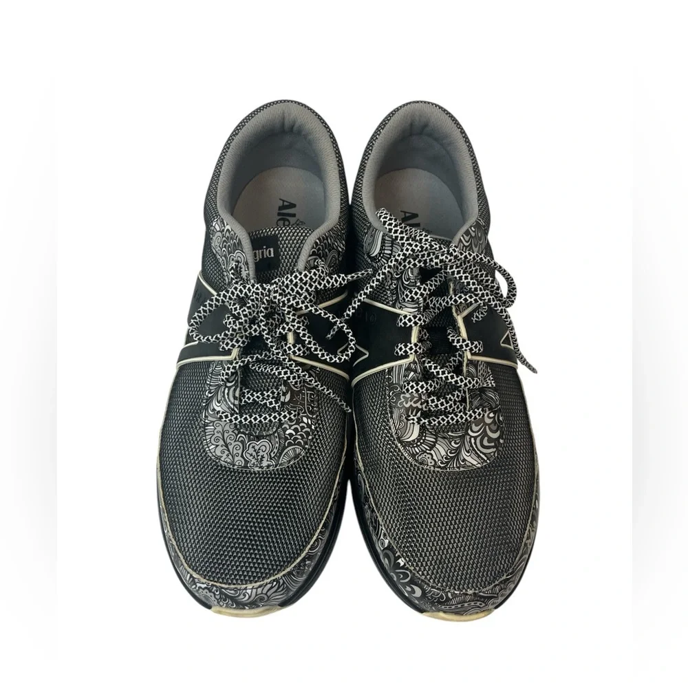 Algeria Women’s Traq Qarma Black/White Wild Child Black‎ Leather Sneakers sz 42